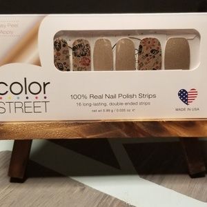 Petal pusher Color Street Nail Polish